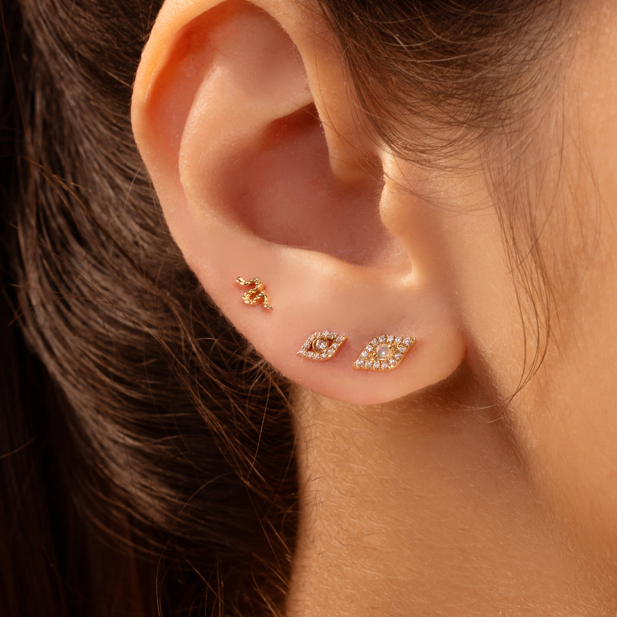 14K Solid Gold Topaz Triangle Threaded Labret Earring – J&CO Jewellery