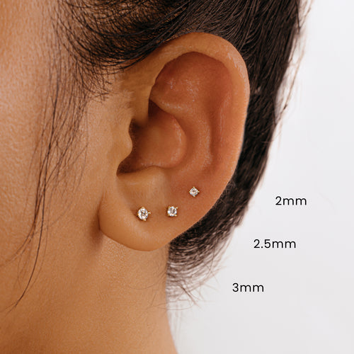 2.5 mm deals diamond stud earrings