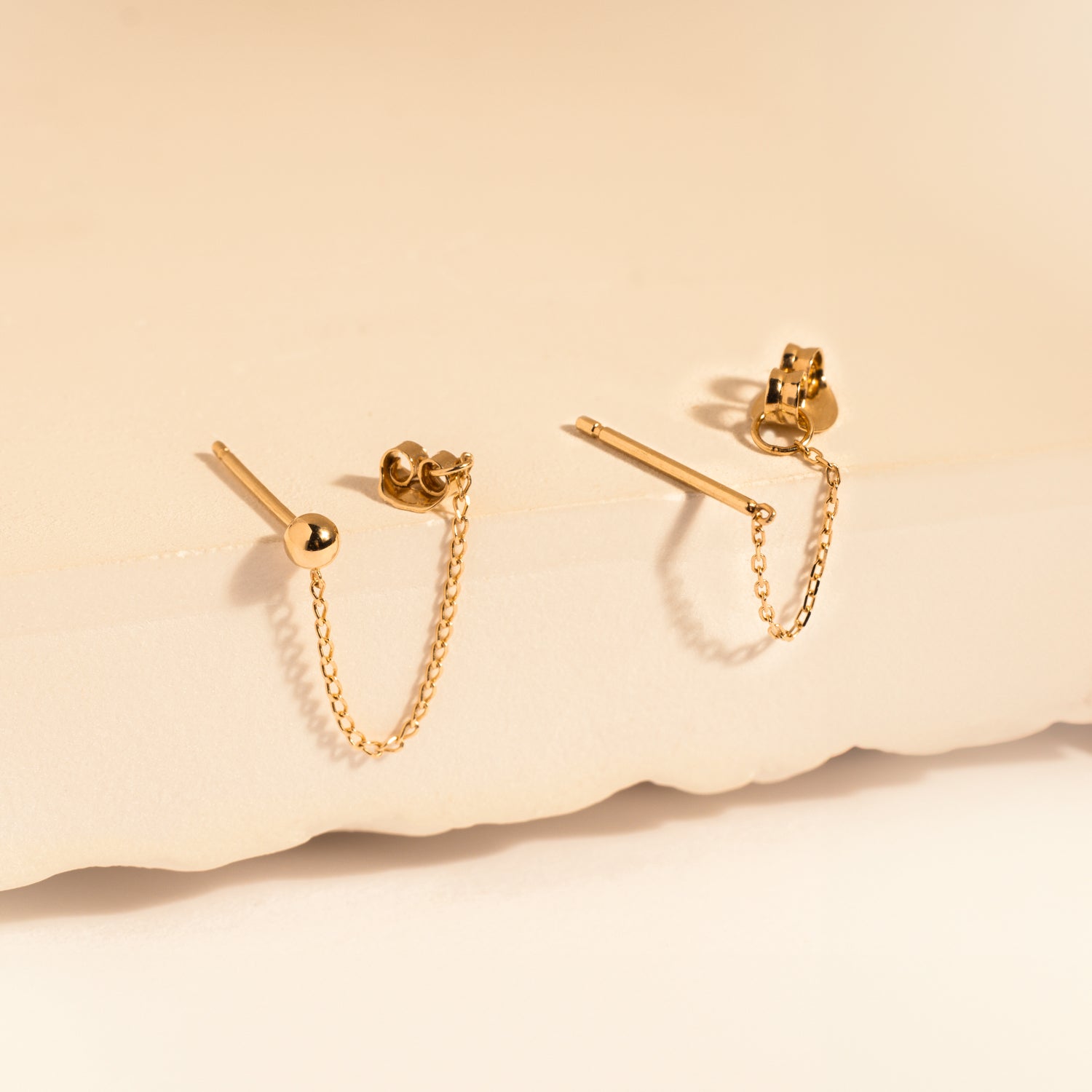 Brand new Chain earrings 14kt authentic gold