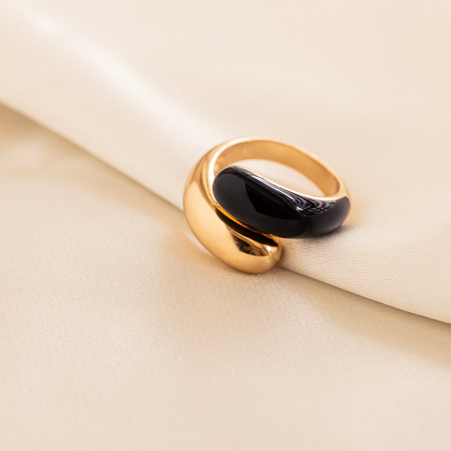 Twin Dome Black Enamel Ring – J&CO Jewellery