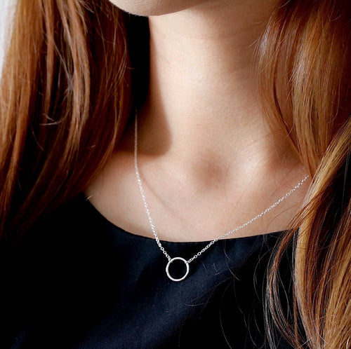 Minimal Circle Necklace