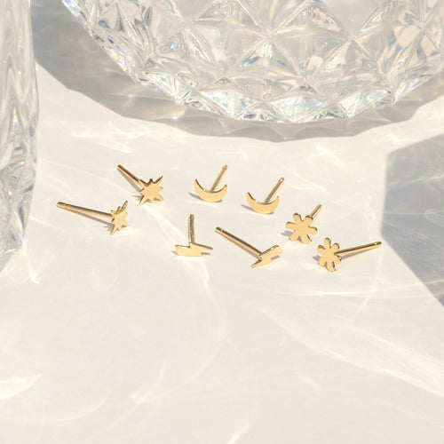 14K Solid Gold Flower Stud Earrings